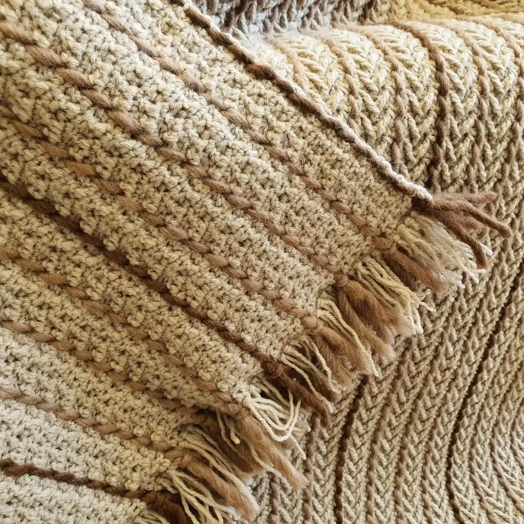Osin handmade Crochet throw blanket in blended wool, machine washable home textile.