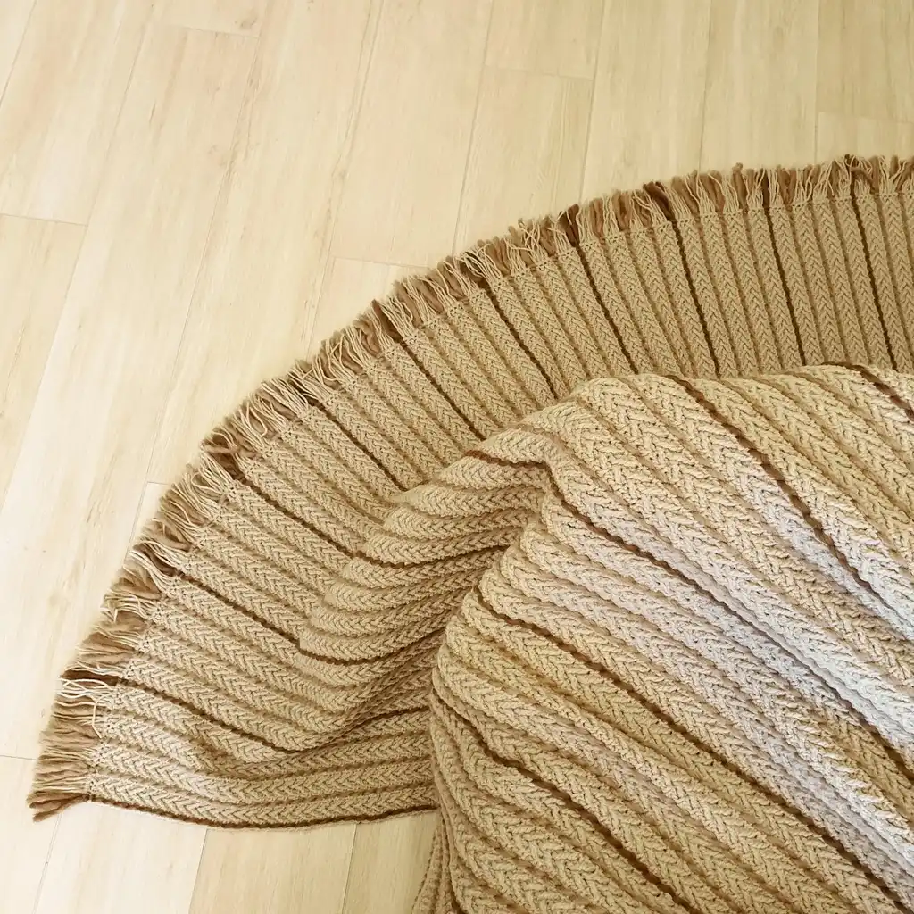 Osin handmade Crochet throw blanket in blended wool, machine washable home textile.