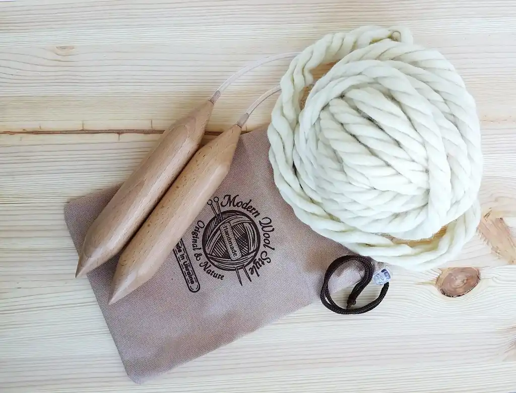premium beech wood knitting needles 35mm diameter for chunky yarn crafting.
