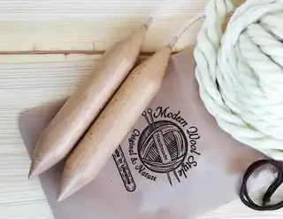 premium beech wood knitting needles 35mm diameter for chunky yarn crafting.