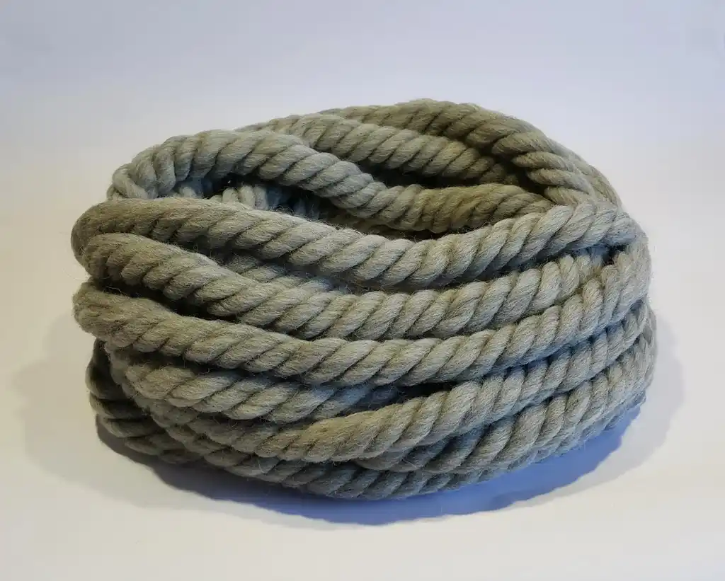chunky wool yarn, premium thick knitting yarn.