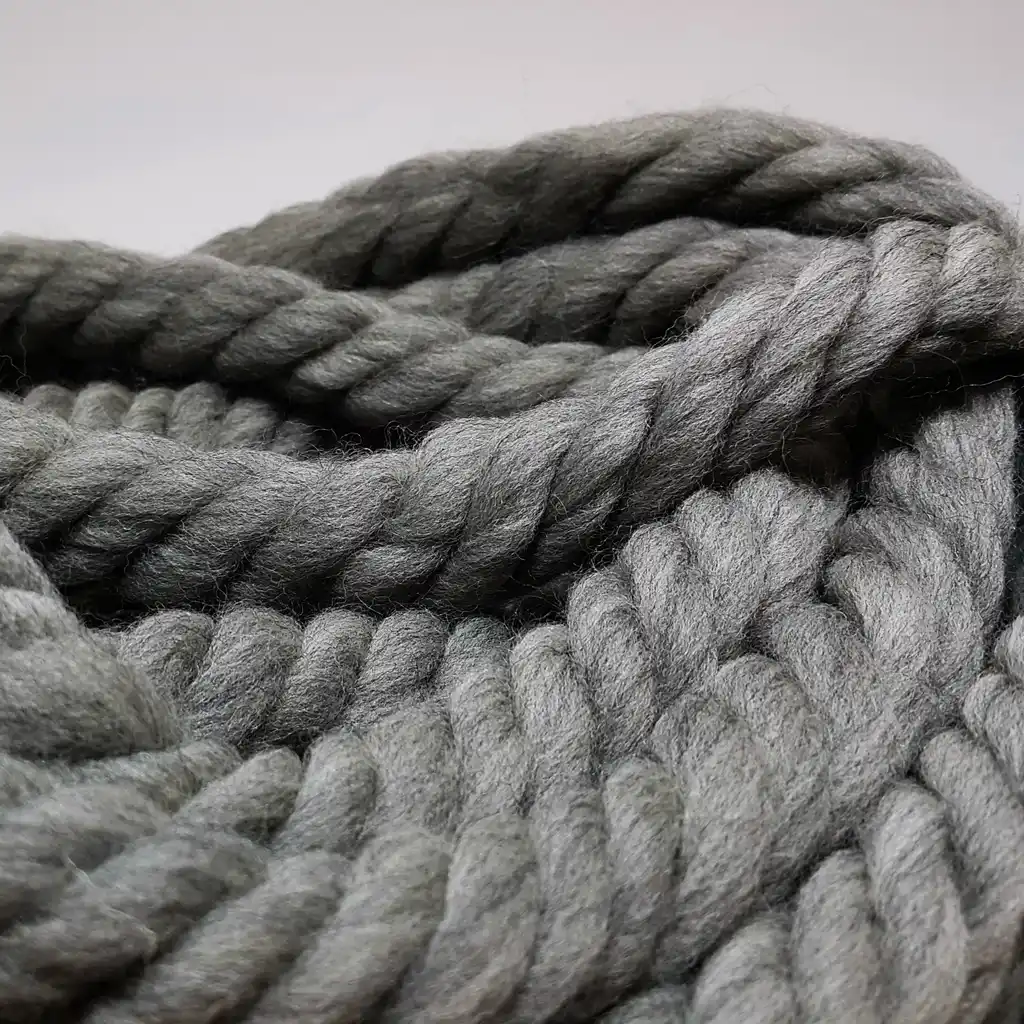 chunky wool yarn, premium thick knitting yarn.