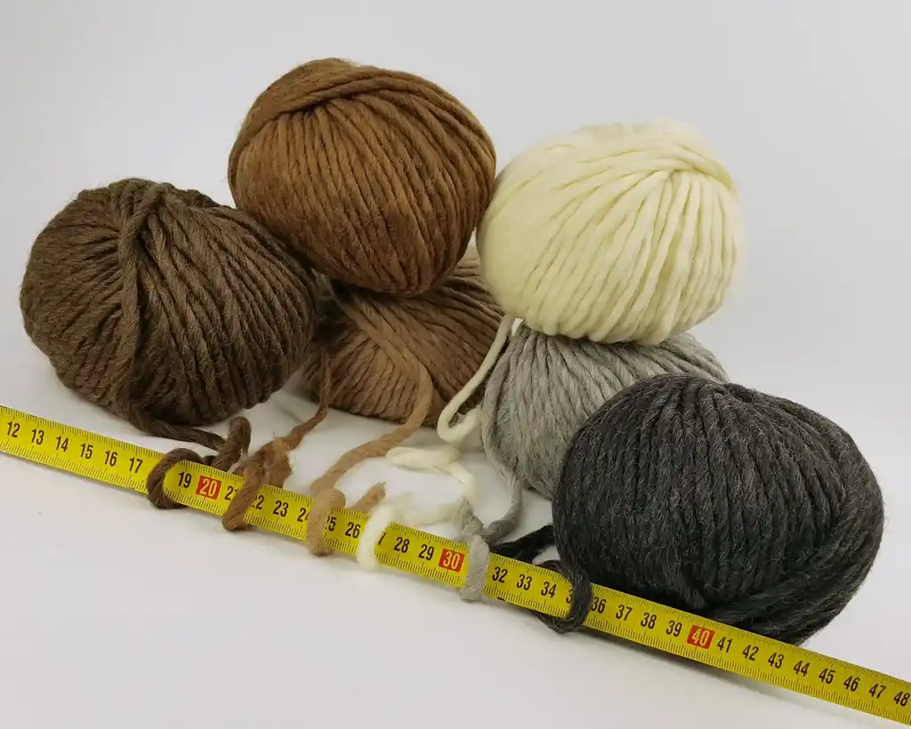 premium merino wool yarn, chunky knitting crochet natural fiber.